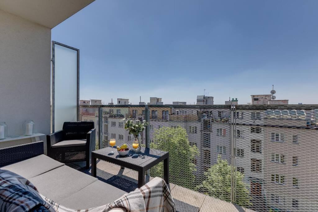 Jt'S Apartments Korunni Str. Prag Exterior foto